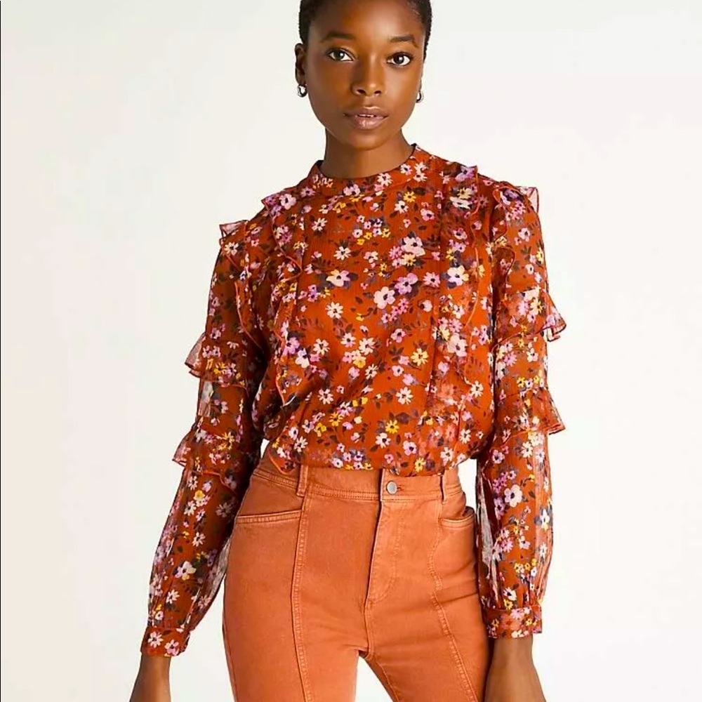 🦋 NWOT- Ann Taylor Blouse